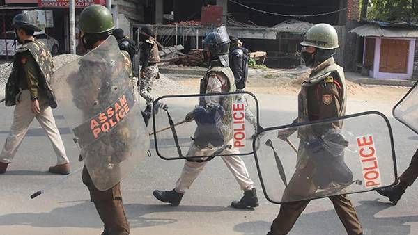 நெஞ்சு வலிக்குது! பாதி வழியில் எஸ்கேப்பான பலாத்கார குற்றவாளி! “அங்கேயே” குறிபார்த்து சுட்ட போலீசார்!