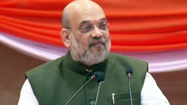 ஆங்கிலத்திற்கு மாற்றாக ஹிந்தி பேசத் தொடங்குங்கள்.. அமித் ஷா அதிரடி பேச்சு