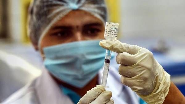 ஏப்ரல் 10 முதல் 18 வயதுக்கு மேற்பட்டவர்களுக்கு பூஸ்டர் தடுப்பூசி போடப்படும் - மத்திய அரசு அறிவிப்பு