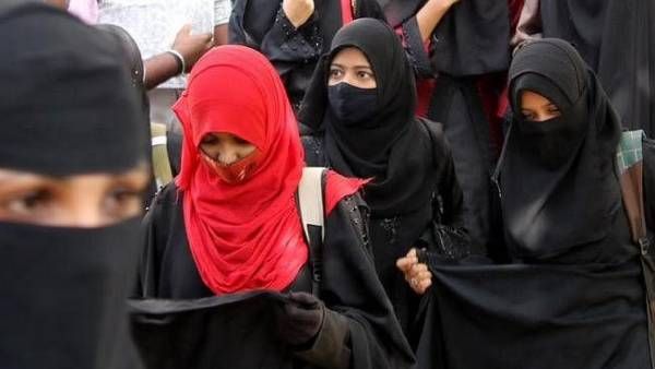 ராணுவ பள்ளியில் ஹிஜாப் தடை! கர்நாடகத்தை தொடர்ந்து ஜம்மு காஷ்மீரிலும் வெடித்தது சர்ச்சை.. பரபரப்பு