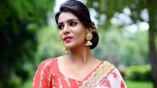 “அந்த ஜாதி பசங்க”.. பட்டியலின மக்கள் குறித்து அவதூறு.. பில்டப் மாடல் மீரா மிதுனுக்கு நிபந்தனை ஜாமீன்