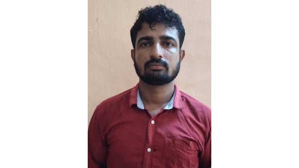 ச்சீ.. பெண்கள் தொழுகை நடத்திய மசூதிக்குள் புகுந்து..அட்டூழியம் செய்த இளைஞர்.. கர்நாடகாவில் பரபரப்பு