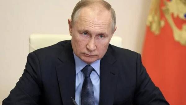 ரகசிய மனைவி, “மர்ம மகள்கள்!” குதிரைகளுடன் தனிமையில்.. விளாடிமிர் புதினின் பலரும் அறிந்திராத வாழ்க்கை!