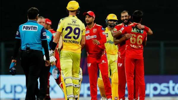 புரட்டி போட்ட அந்த ஓவர்! அதிர்ந்த டிரெஸ்ஸிங் ரூம்! ஜெயிக்க வேண்டிய மேட்சில்.. சிஎஸ்கே தோற்றது எப்படி