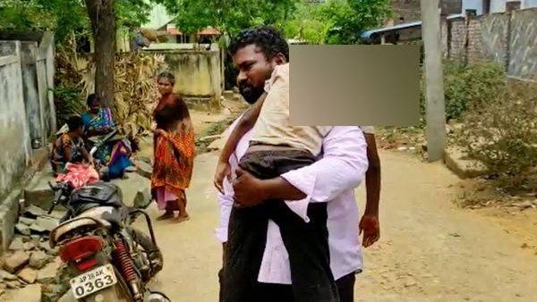 இந்தக் கொடுமை யாருக்கும் வரக்கூடாது.. அடுத்தடுத்து 3 பேர்.. பைக்கில் வைத்து எடுத்துச் சென்ற அவலம்!