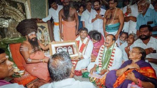 டக்குனு அமர்ந்த எச்.ராஜா.. சொன்னபடி பல்லக்கை தூக்கிய அண்ணாமலை.. அட பக்கத்துல யாருன்னு பார்த்தீங்களா?