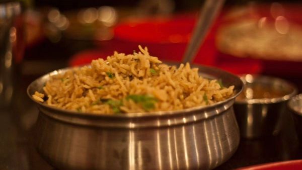 மாட்டுக்கறி சர்ச்சை- ஆம்பூர் பிரியாணி திருவிழா திடீர் ரத்து! கனமழை காரணம் - மாவட்ட நிர்வாகம்!