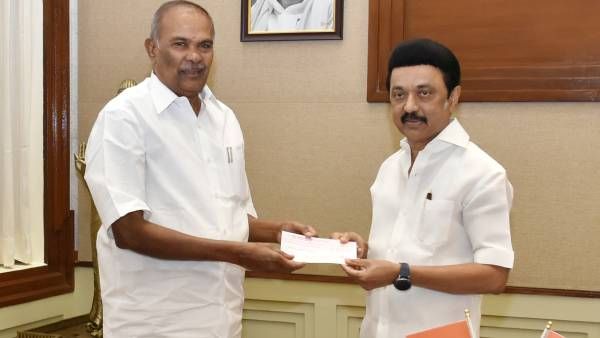 இலங்கைக்கு உதவி.. சபாநாயகர் அப்பாவுவின் நேசக்கரம்.. முதல்வரை சந்தித்து ஒருமாத சம்பளத்தை வழங்கினார்