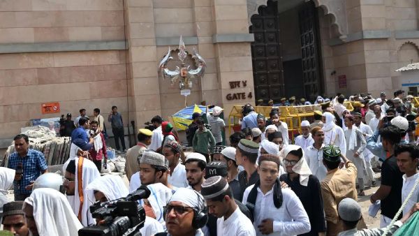 கியான்வாபி மசூதி இந்து கோயிலா? எதிர்ப்புகளுக்கு மத்தியில் நிறைவடைந்த வீடியோ ஆய்வு