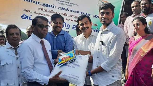 தமிழக அரசு அனுப்பிய நிவாரணப் பொருட்கள்: யாழ்ப்பாணம், முல்லைத்தீவில் ஈழத் தமிழருக்கு விநியோகம் 