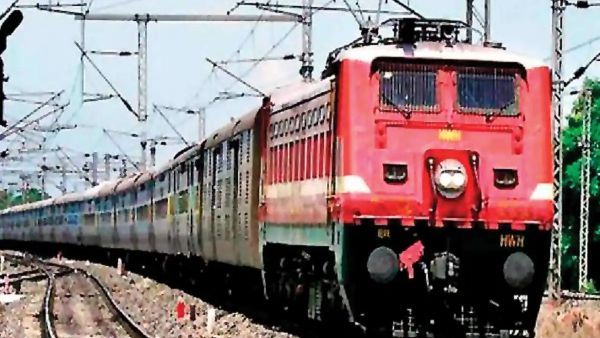 பாசஞ்சர் ரயிலை ‘அம்போ’ என நடுவழியில் நிறுத்திவிட்டு போன டிரைவர்! தேடிச்சென்ற போலீசாருக்கு அதிர்ச்சி!