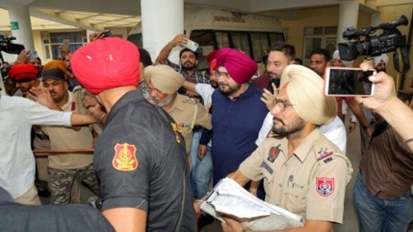 சிறையில் கிளார்க் பணி.. தினக்கூலியான மாஜி காங்., தலைவர் சித்து.. ஒருநாள் சம்பளம் இவ்வளவு தான்!