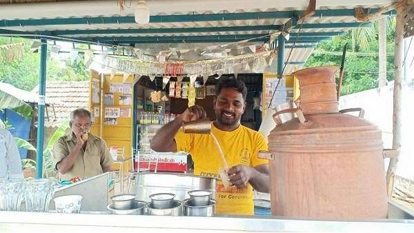 அந்த மனசு தான் சார் கடவுள்! இலங்கை மக்களுக்கு உதவ ‘டீ’ மொய்விருந்து..! புதுக்கோட்டை இளைஞரின் முயற்சி