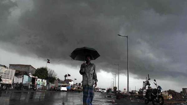 செக்க செவேல்னு மின்னும் சென்னை.. சுற்றி சிவப்பு தக்காளிகள்! அசானி புயலால் மீண்டும் மழை இருக்கு!