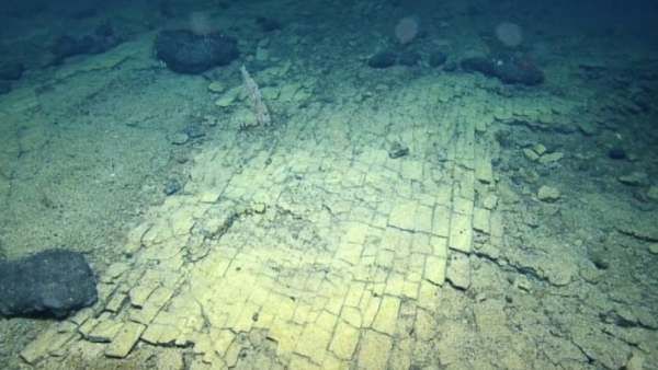 ஆச்சரியம்.. ஆனால் உண்மை! பசிபிக் கடல் அடியில் மர்ம சாலை.. இல்லாத அட்லாண்டிஸ் கண்டத்துக்கு வழியா?