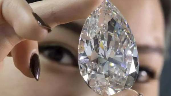 ஏலத்திற்கு வருகிறது உலகின் மிகப்பெரிய வெள்ளை வைரம்.. ரூ.230 கோடிக்கு ஏலம் போகும் என எதிர்பார்ப்பு!