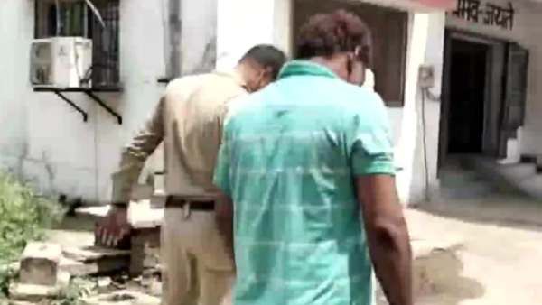 ம.பி.யில் கொடூரம்.. உணவுக்கு பணம் கேட்ட 6 வயது சிறுவன் கழுத்தை நெரித்து கொன்ற போலீஸ்காரர்