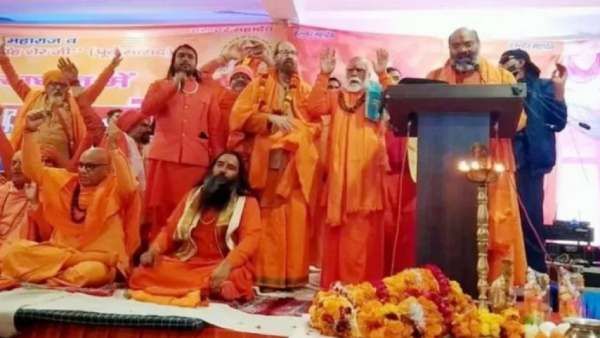 முஸ்லிம்கள் மீது வன்முறை; இந்து பிரபாகரன்,கோட்சேதான் மகாத்மா- வட இந்திய சாமியார்கள் மாநாடு- ப்ளாஷ்பேக்