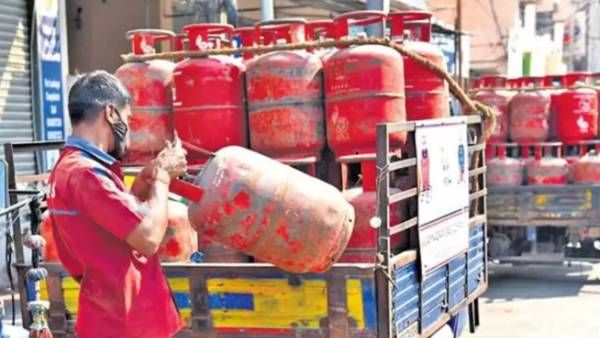 வர்த்தக கேஸ் சிலிண்டர் விலை மீண்டும் உயர்வு! சென்னையில் விலை இவ்வளவா? அதிர்ச்சியில் வர்த்தகர்கள்