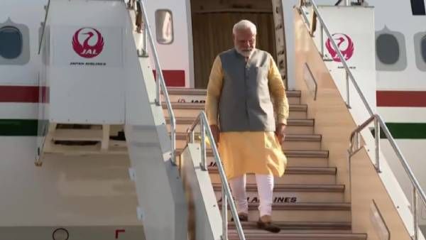 குவாட் மாநாடு: ஜப்பானில் பிரதமர் மோடி- பாரத் மாதா கீ ஜே முழக்கங்களுடன் இந்தியர்கள் உற்சாக வரவேற்பு