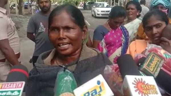 மதம் மாற சொல்றாங்க! ஆட்சியர் அலுவலகத்தில் தீக்குளிக்க முயற்சி! மண்ணெண்ணெய் கேனுடன் மடக்கிய போலீஸ்..!