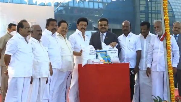 தமிழக மக்களிடமிருந்து அன்புடன்! நிவாரண பொருட்களுடன் பாய்ந்த ’டான் பின்’! வழியனுப்பி வைத்த முதல்வர்