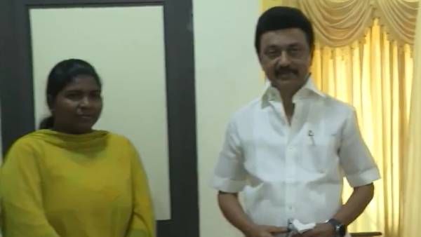 மீன்களை வெட்டி சுத்தம் செய்து மகளை மருத்துவராக்கிய ரமணிக்கு முதல்வர் ஸ்டாலின் நேரில் பாராட்டு!