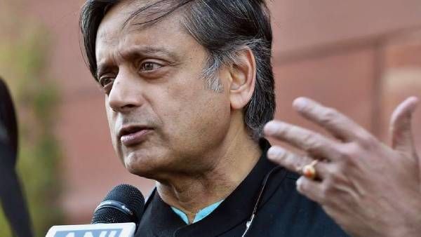 ஒரே ஒரு போட்டோ தான்! சிலிண்டர் விலை உயர்வை விளக்கிய சசிதரூர்!மத்திய அரசை விமர்சிக்கும் பொதுமக்கள்