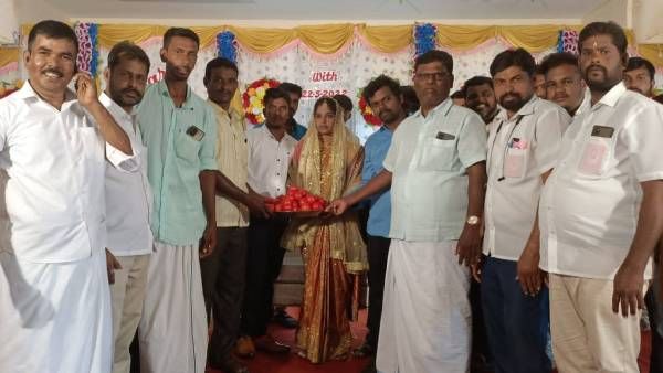 கல்யாண ஜோடிக்கு தட்டு நிறைய ’காஸ்ட்லியான’ பரிசு.. அதை பத்திரமா வைக்க ஃப்ரிட்ஜ் - கோவையில் விநோதம்!