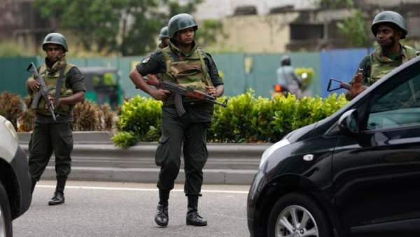 சுட்டுத்தள்ள உத்தரவு.. மே 13 ஆம் தேதி வரை இலங்கையில் ஊரடங்கு நீட்டிப்பு - கொந்தளிப்பில் மக்கள்