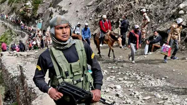 காஷ்மீர் அமர்நாத் யாத்திரை- சீர்குலைக்க தீவிரவாதிகள் ஏவும் Sticy Bomb- பாதுகாப்பு படையினர் உஷார்