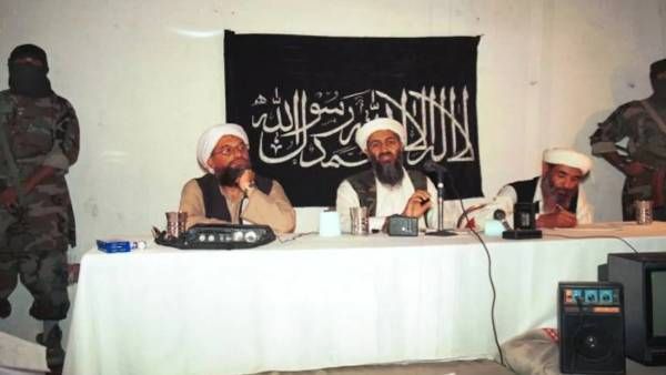 பின்லேடன் தான் எனது குரு! உபி அலுவலகத்தில் போட்டோ மாட்டிய அரசு அதிகாரி! அதிரடியாக சஸ்பெண்ட்!