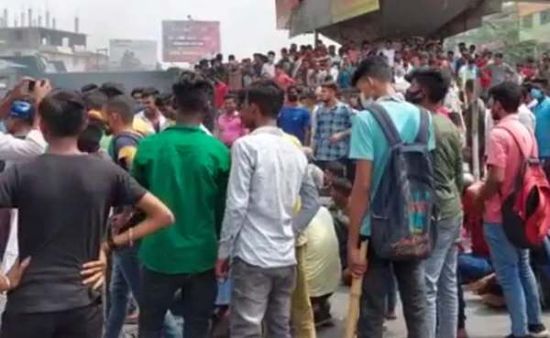 ”வேலை கொடுங்க.. இல்ல உயிரை எடுங்க” அக்னிபாத் திட்டத்துக்கு எதிரான போராட்டத்தில் இளைஞர்கள் முழக்கம்