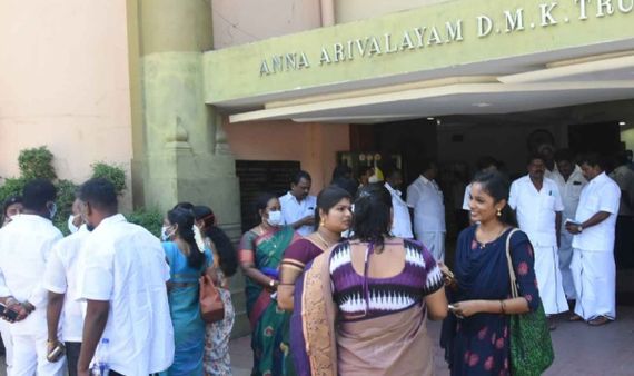 இனியும் நடந்தா தூக்கிடுவேன்.. அறிவாலயத்தில் அவசர மீட்டிங்.. திமுக கவுன்சிலர்களை அலறவிட்ட அமைச்சர்!
