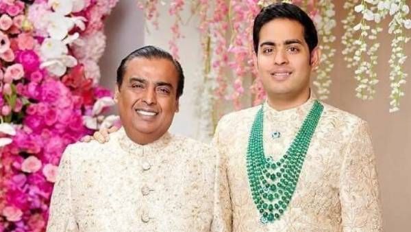 வாட்ச்மேனிடம் மன்னிப்பு! ரிலையன்ஸ் இளவரசன் ஆகாஷ் அம்பானி! நீதா கொடுத்த பாக்கெட் மணி இவ்வளவு தானா?