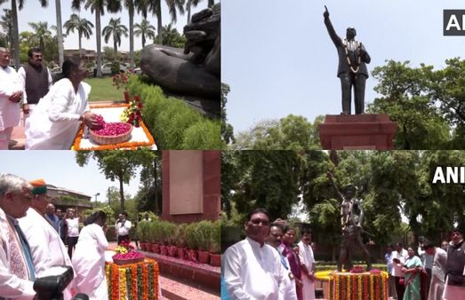 ஜனாதிபதி தேர்தல்:பாஜக கூட்டணி வேட்பாளர் திரெளபதி முர்மு வேட்புமனுத் தாக்கல் -அதிமுக பங்கேற்பு!