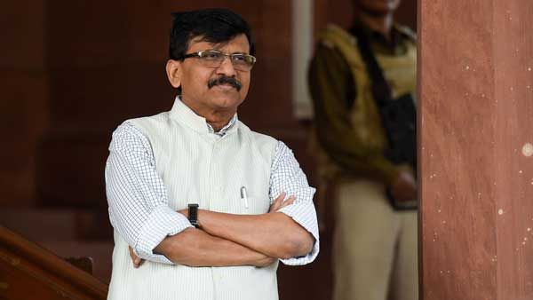 ரூ.1,034 நில மோசடி: அமலாக்கப் பிரிவு முன்பு ஆஜரானார் சிவசேனாவின் 'சவுண்ட் மேன்' சஞ்சய் ராவத்