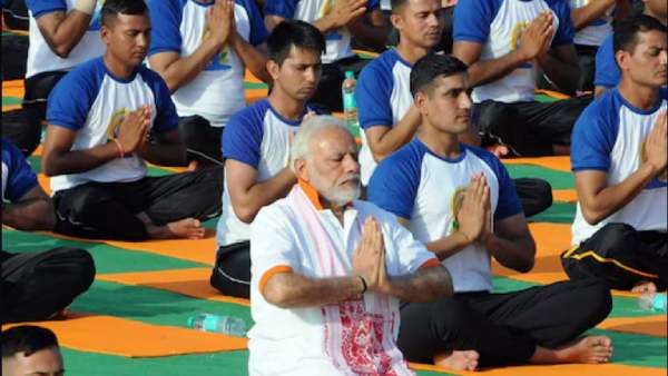 8-வது சர்வதேச யோகா தினம்:மைசூர் அரண்மனை மைதானத்தில் பிரம்மாண்ட நிகழ்ச்சியில் பிரதமர் மோடி பங்கேற்பு