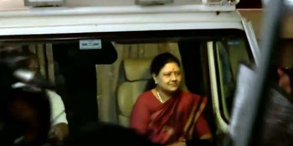 இனி ஒரே தலைமைதான்.. அதிமுகவை காக்க வேண்டிய பொறுப்பு எனக்கு உள்ளது: 