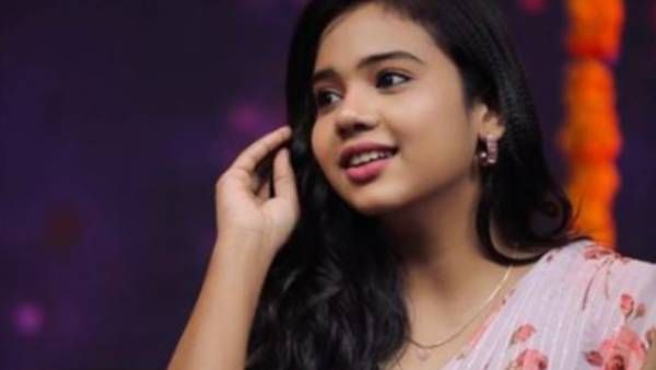 சிம்பு வீடு முன் தர்ணா செய்தாரே சீரியல நடிகை ஸ்ரீநிதி.. மருத்துவமனையில் தற்கொலைக்கு முயற்சியாம்