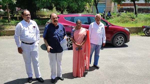 முதல்வர் மு.க.ஸ்டாலின் குறித்து விமர்சனம்: எடப்பாடி பழனிசாமி மீது பெங்களூர் புகழேந்தி போலீசில் புகார்