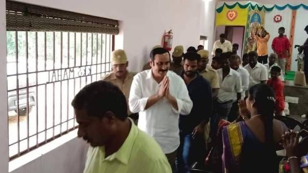 வண்டிய நிறுத்துங்க.. உற்றுப் பார்த்த அன்புமணி! ‘அவர்’ படம்! ஆச்சரியத்தில் மூழ்கிய சேத்தியாதோப்பு!