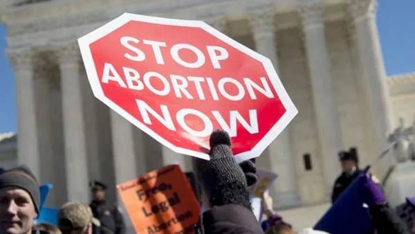 இனி அமெரிக்காவில் கருக்கலைப்பு சட்டபூர்வமானது இல்லை.. 50 ஆண்டு நடைமுறையை மாற்றிய உச்சநீதிமன்றம்