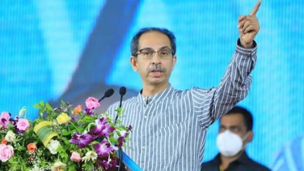 உத்தவ்விற்காக அழுது புலம்பிய எம்எல்ஏ.. கடைசி நிமிடத்தில் அணி மாறி அதிர்ச்சி.. காலியாகிறதா சிவசேனா?