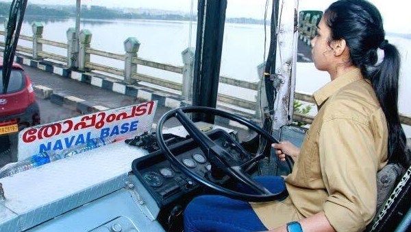 கேலி கிண்டல் பண்ணுவாங்க! கேவலமா சிரிப்பாங்க..ஆனா இப்போ! கேரளாவைக் கலக்கும் ஆன் மேரி! சிங்கப் பெண்ணே!