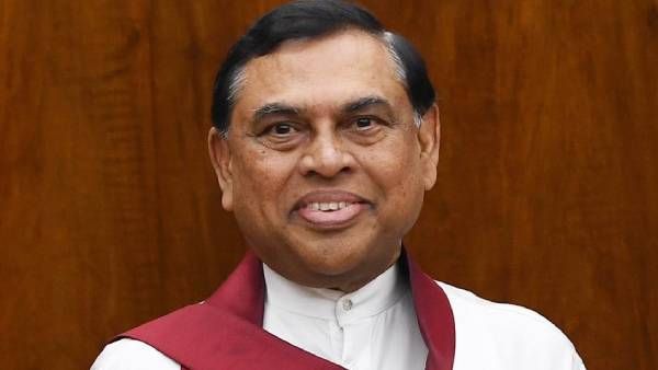 இலங்கை:பசில் ராஜபக்சே நாட்டை விட்டு தப்பி ஓட முயற்சி-விமான நிலையத்தில் தடுத்து நிறுத்திய பொதுமக்கள்!