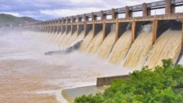 மேட்டூர் அணை நீர்மட்டம் 100 அடியை எட்டியது.. 15,000 கன அடி நீர் திறப்பு.. வெள்ள அபாய எச்சரிக்கை