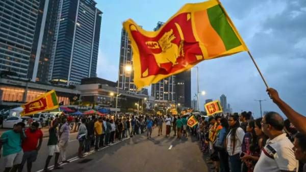 இடியாப்ப சிக்கலில் இலங்கை! ராணுவ ஆட்சியா அல்லது பொது தேர்தலா? எதை நோக்கி நகர்கிறது இலங்கை