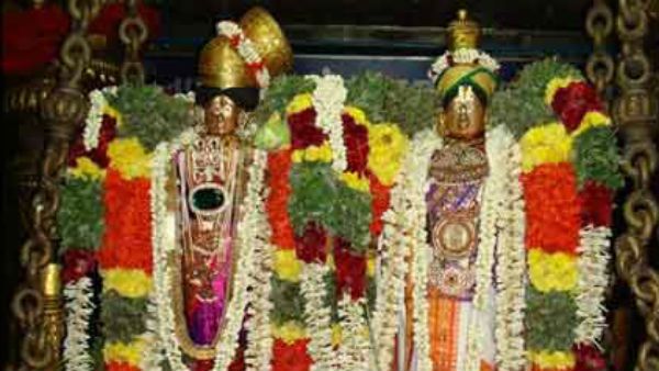 ஆடிப்பூரம் நாளில் விரதம் இருந்தால் இத்தனை நன்மைகளா?.. மறக்காமல் வளையல் வாங்கிக் கொடுங்கள்!