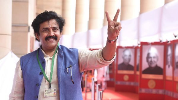 4 குழந்தைகளுக்கு அப்பா.. மக்கள் தொகையை கட்டுப்படுத்த.. தனிநபர் மசோதா தாக்கல் செய்த பாஜக எம்பி